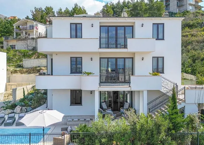 Luxury With Breathtaking View & Private Pool Appartement