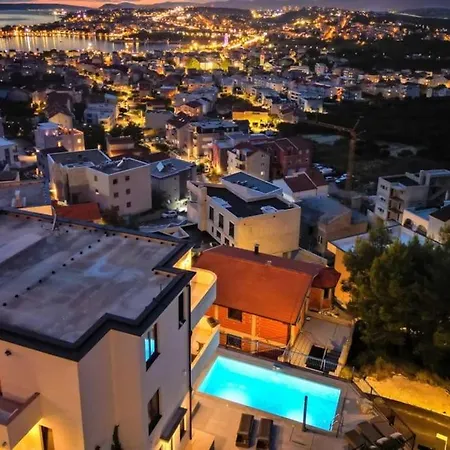 Luxury With Breathtaking View & Private Pool Apartman Podstrana