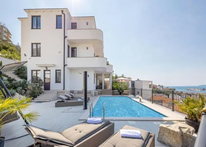 דירה Luxury With Breathtaking View & Private Pool